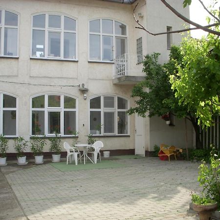 Garden Szivarvany Utcai Vendeghaz Szeged Ngoại thất bức ảnh