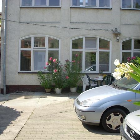 Garden Szivarvany Utcai Vendeghaz Szeged Phòng bức ảnh