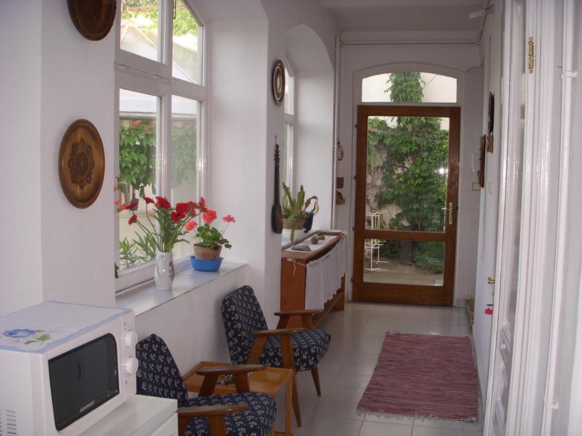 Garden Szivarvany Utcai Vendeghaz Szeged Ngoại thất bức ảnh