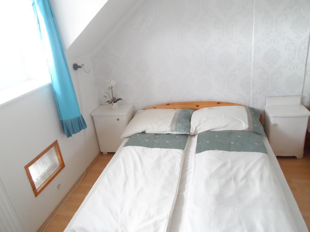 Garden Szivarvany Utcai Vendeghaz Szeged Ngoại thất bức ảnh