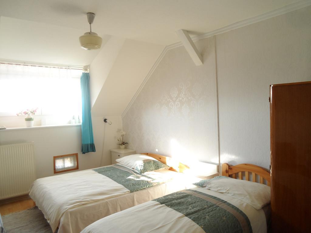 Garden Szivarvany Utcai Vendeghaz Szeged Phòng bức ảnh
