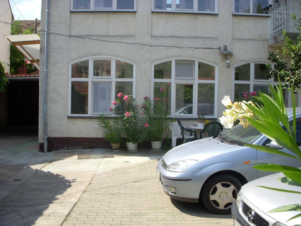 Garden Szivarvany Utcai Vendeghaz Szeged Phòng bức ảnh