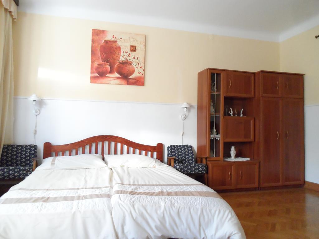 Garden Szivarvany Utcai Vendeghaz Szeged Phòng bức ảnh