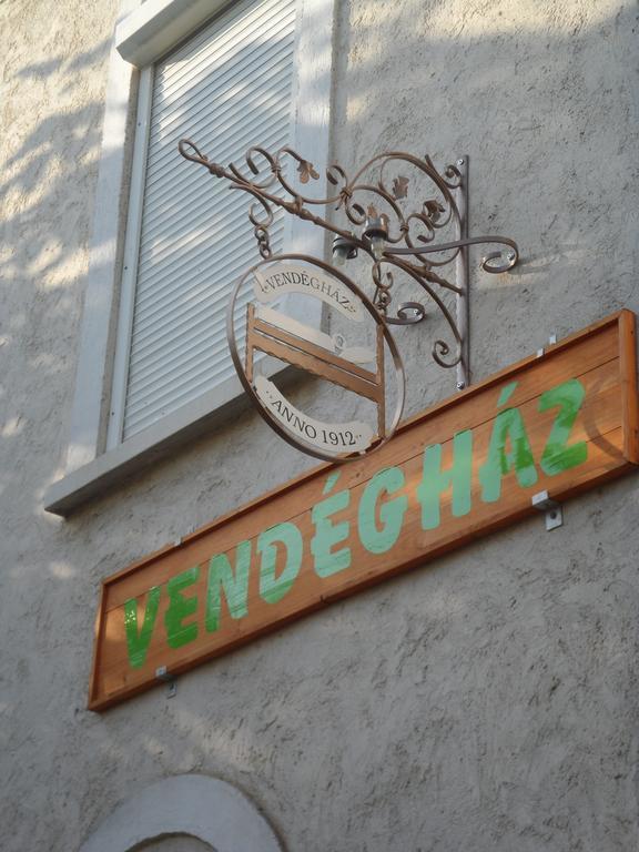 Garden Szivarvany Utcai Vendeghaz Szeged Phòng bức ảnh